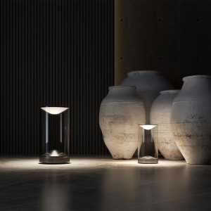Lámpara moderna y delicada de centro de mesa Eva o EVE de Foster+Partners y Lumina.