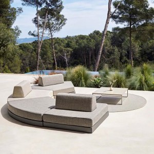Mesa auxiliar Pixel de Vondom. Muebles y complementos de exterior.