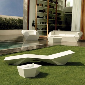 Mesa  auxiliar para Tumbona Faz Fabricada en Resina con Luz Led Interior | Vondom