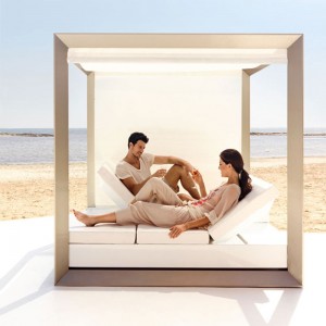 Cama Daybed cuadrada con 4 Cabezales Reclinables y luz opcional