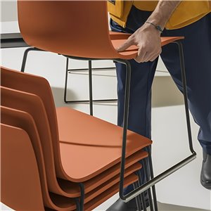 Silla Aava 02 polipropileno patín Arper
