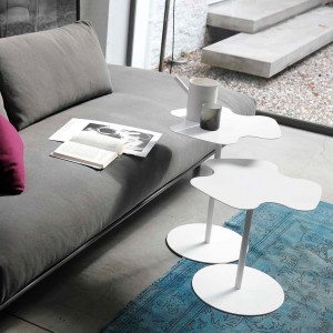 Mesa auxiliar Flower de Bontempi. Complementos de hogar de diseño italiano.