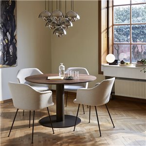 Silla Rely con brazos tapizada &Tradition