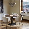 Silla Rely con brazos tapizada &Tradition