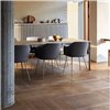 Silla Rely con brazos tapizada &Tradition