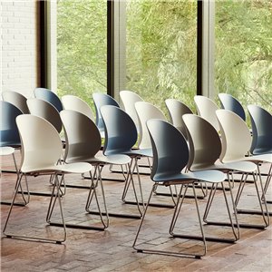 Silla N02 trineo Fritz Hansen