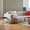 Mesa auxiliar multifuncional Tray M de HAY con gran diseño elegante y versatil.