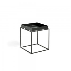 Mesa auxiliar multifuncional Tray M de HAY con gran diseño elegante y versatil.