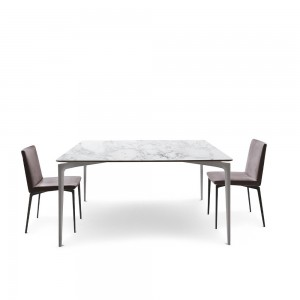 Mesa Liuto cuadrada de Alivar. Muebles modernos italianos. Mobiliario de diseño.