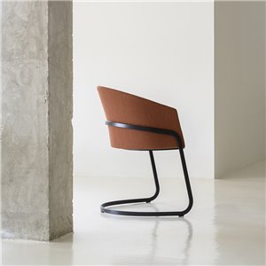Sillón Copa base cantilever Viccarbe