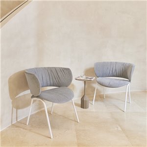 Butaca Funda Lounge base cuatro patas Viccarbe