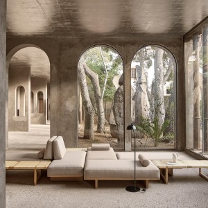 Banco BM0488 Oferta de Carl Hansen and Son. Diseño atemporal, versátil y moderno que llena cualquier espacio.