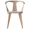 Silla con cojín In Between SK2 &Tradition