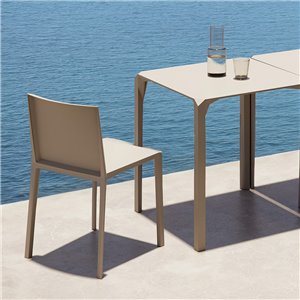Mesa Quartz cuadrada Vondom