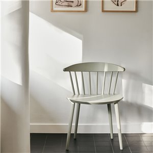 Silla J104 Hay