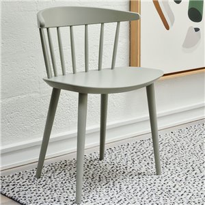Silla J104 Hay