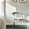 Silla J104 Hay