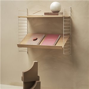 Estante para revistas madera String Furniture