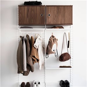 Cabinet con puerta batiente String Furniture