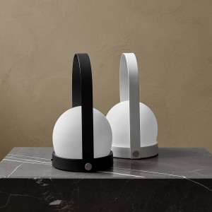 Lámpara portable Carrie Oferta de Audo Copenhagen. Lámparas de diseño portátil para su uso en interiores o exteriores.