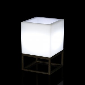 Macetero Nano Cubo Vela en Varios Tamaños con Sistema de Autorriego