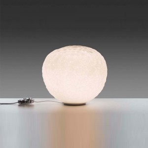 Lámpara sobremesa Meteorite oferta de Artemide. Tienda online lámparas elegantes.