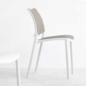 Silla Gas Blanca en polipropileno de Stua. Silla excelenete para oficina.