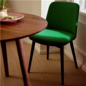 Silla Rely madera tapizada &Tradition