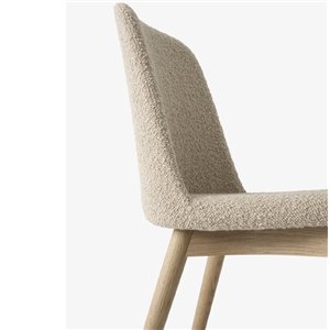 Silla Rely madera tapizada &Tradition