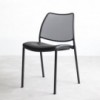 Silla Gas negra Tapizada Red para oficina de Stua. Excelente silla para sala de reuniones.