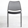 Silla Gas negra Tapizada Red para oficina de Stua. Excelente silla para sala de reuniones.