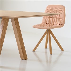 Silla Maarten tapizada base giratoria madera Viccarbe