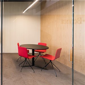 Silla Klip tapizada base giratoria Viccarbe