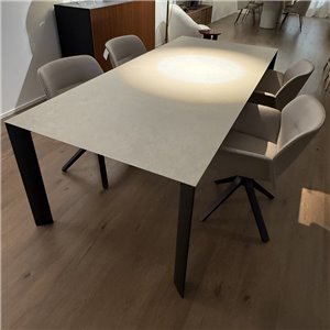 Mesa Extra Cerámica Delta Andreu World