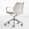 Sillón Gas Ruedas Tapizado de Stua. Excelente para espacios interiores-
