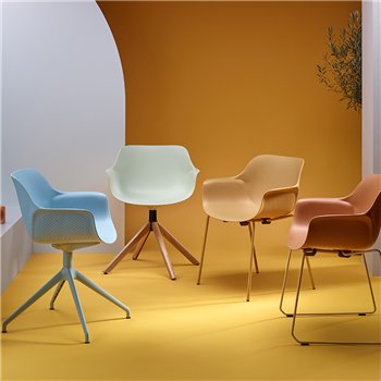 Sillón Abril base piramidal madera esPattio