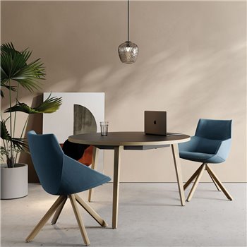 Sillón Bow Chair base piramidal madera esPattio