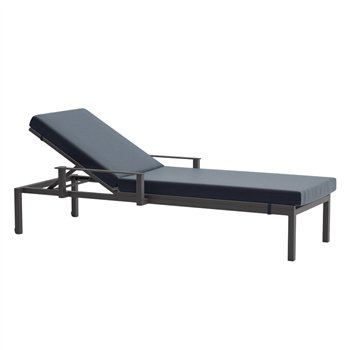 Tumbona Apilable con brazos Via Landscape Kettal