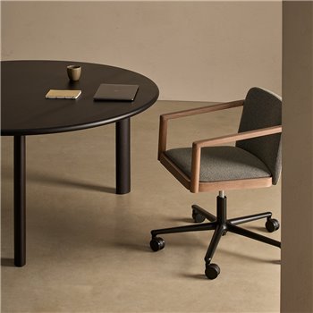 Sillón Urmus madera base 5 ruedas Blasco&Vila