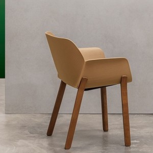 Sillón Nuez madera Outdoor Andreu World diseño ideal para exteriores.