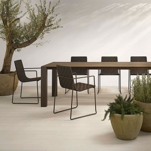 Sillón Trenza SO0701 Andreu World. Sillas diseñada para ambientes exteriores.