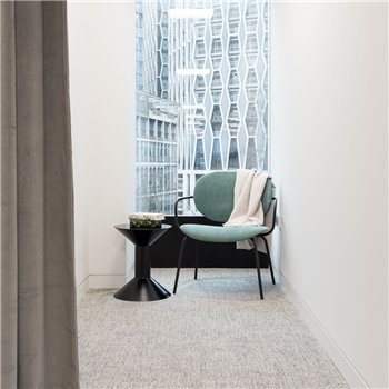Butaca Hari con brazos tapizada Ondarreta