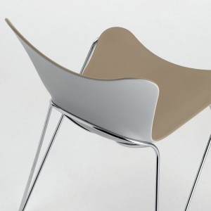 Silla Trip de Casprini. Sillas apilables de polipropileno modernas. Diseño italiano.