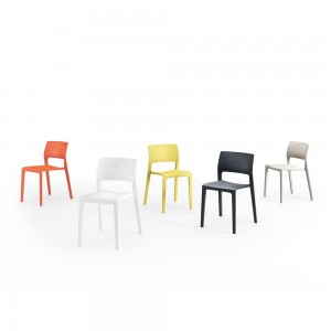 Silla Juno de Arper. Sillas para exteriores en polipropileno.