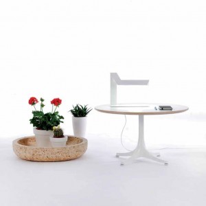 Lámpara sobremesa Plié  ideal para interiores modernos iluminación de Fambuena.