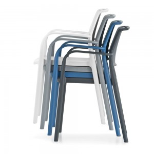 Sillón Ara 315 de Pedrali. Sillas de diseño. Silla moderna de exterior.