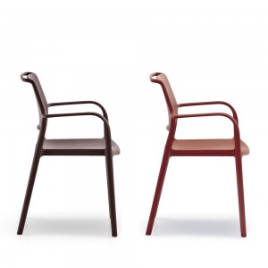 Sillón Ara 315 de Pedrali. Sillas de diseño. Silla moderna de exterior.