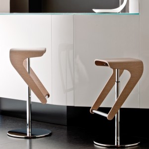 Taburete Woody 495/496 de Pedrali. Taburetes de diseño. Taburetes contract.