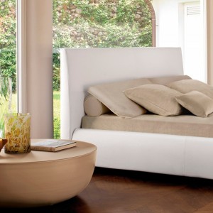 Cama Bloom de Bonaldo. Mobiliario de diseños ideales para dormitorios