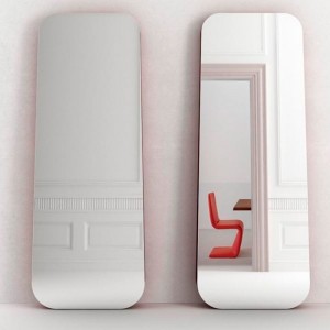 Espejo Obel de Bonaldo. Elegante Pieza de diseño italiano para el hogar.